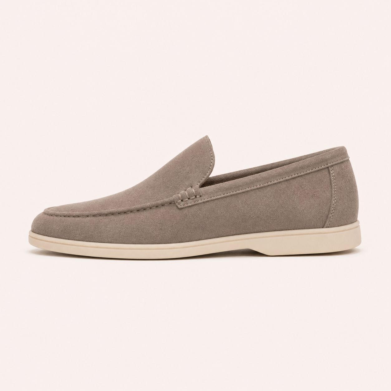 Yara – Mocassin femme artisanal en cuir suédé taupe